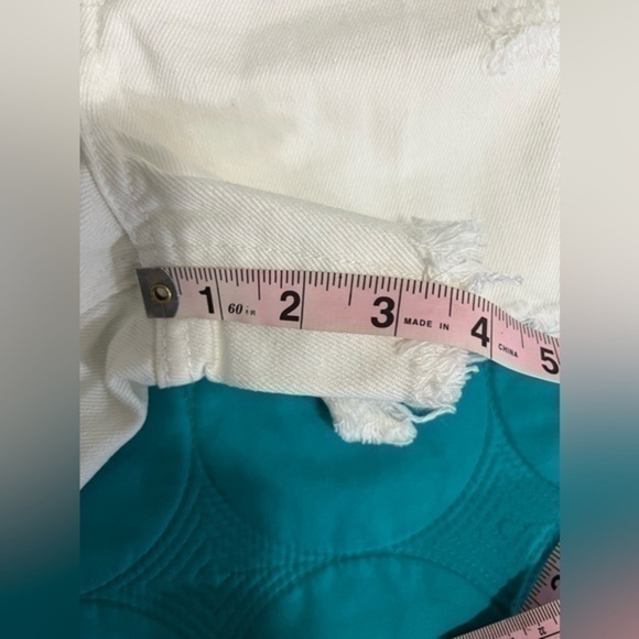 High rise Distressed denim shorts white size 25 Nordstrom - Picture 9 of 10